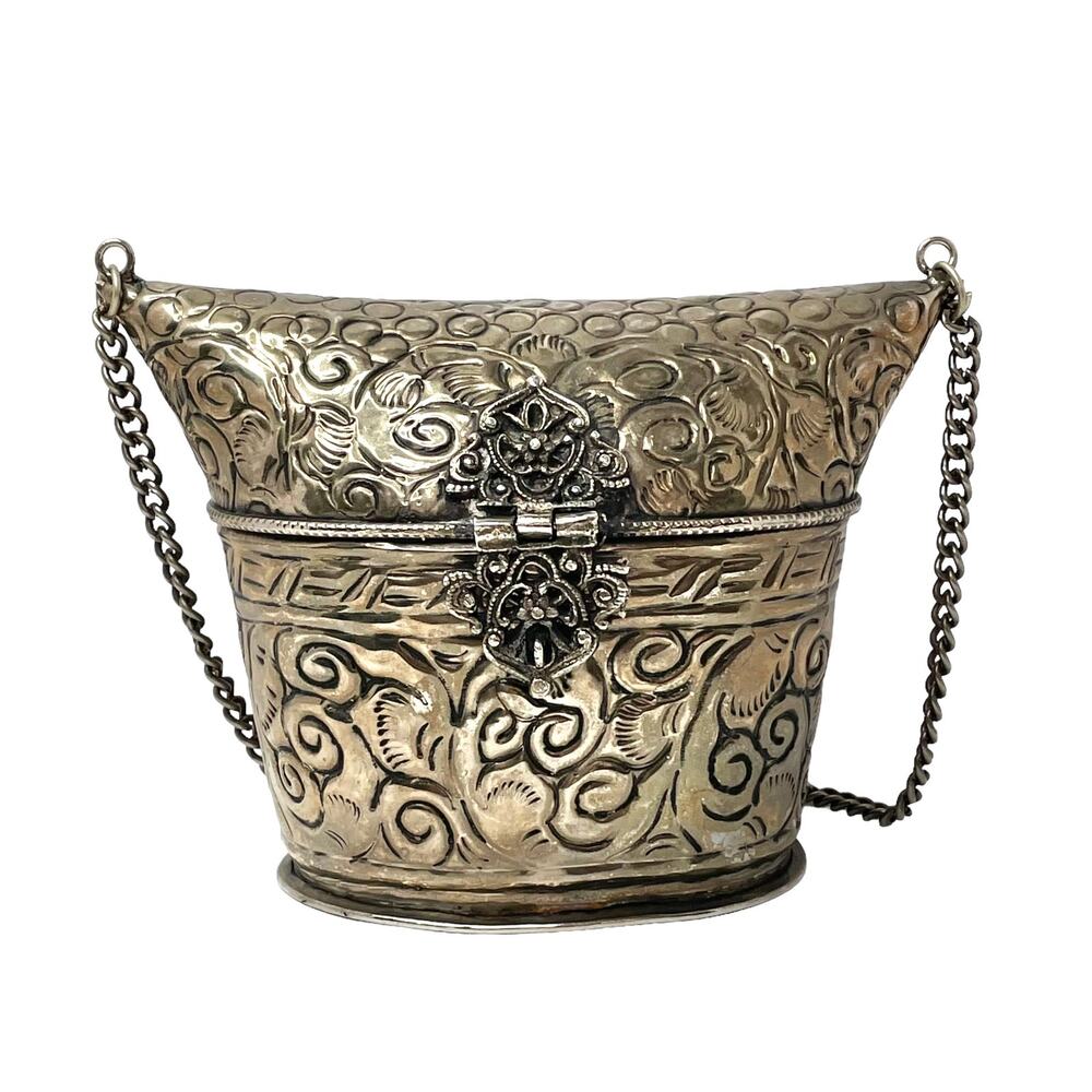 Vintage Metal Pillow Purse - Picture 2 of 15